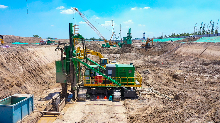 TRD等厚水泥土地下連續(xù)墻工法機(jī).png